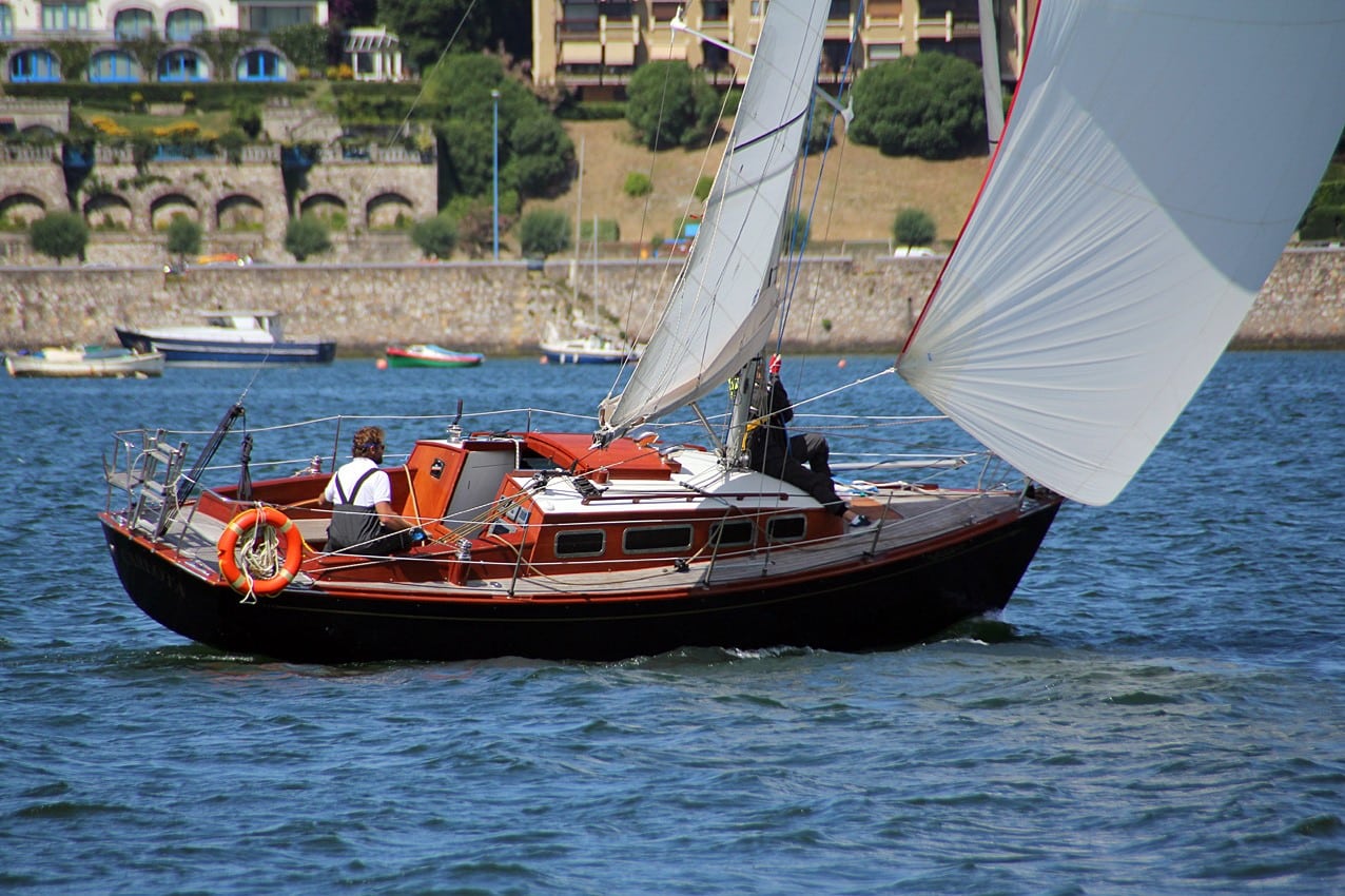 Velero clásico Carlota MED 800 navegando.